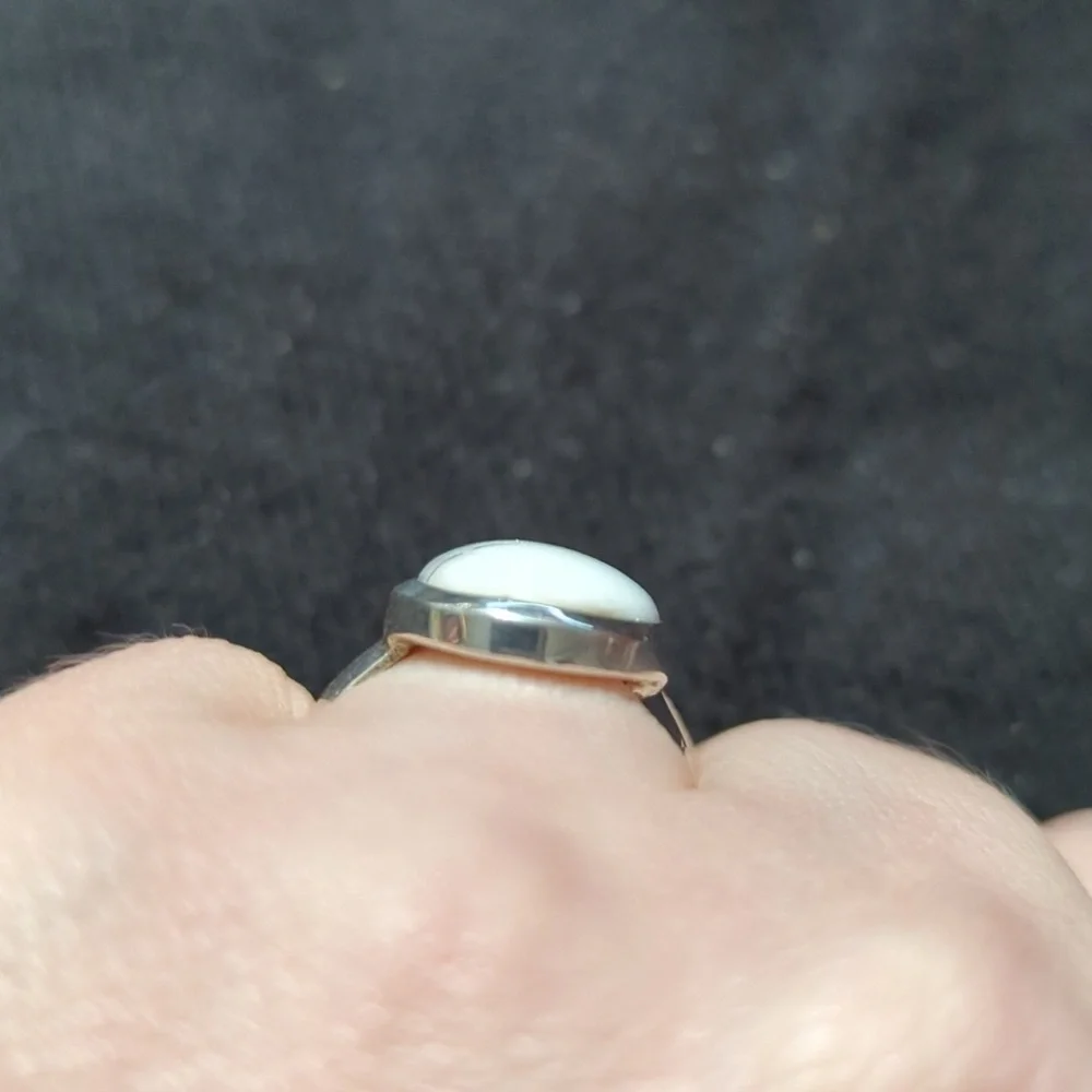 Sterling Silver White and Grey Dendritic Opal Gemstone Oval Statement Ring - 8